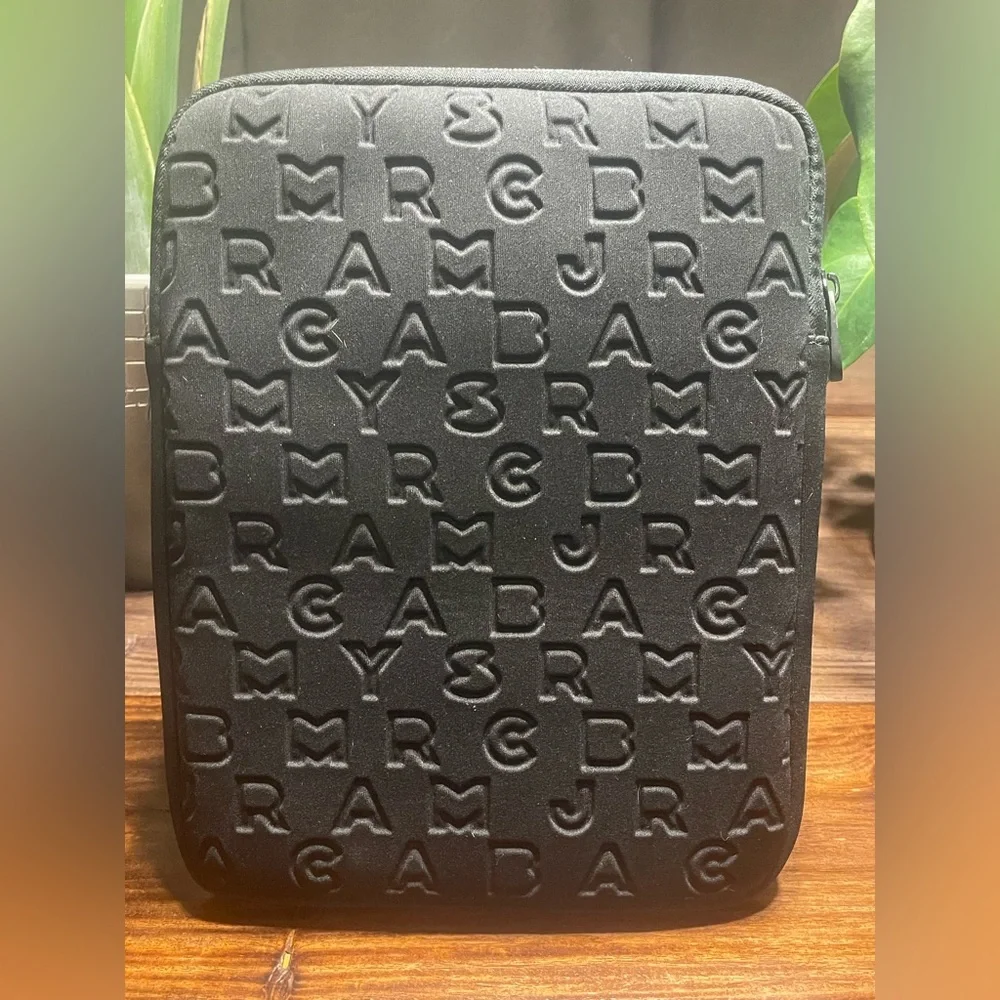 MARC JACOBS - Marc by Marc Jacobs tablet or iPad case.🖤🖤🖤